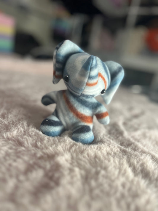 Sitting Elephant - Geode